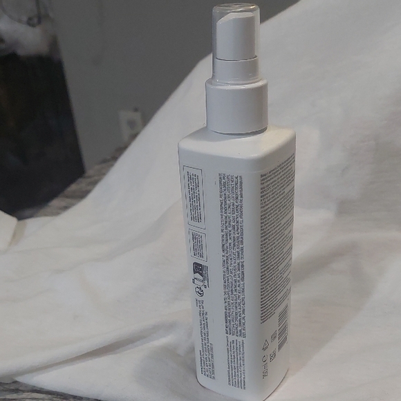 Biolage All In One Multi-Benefit Hairspray - White - Picture 2 of 8